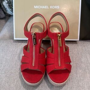 NWT Michael Kors Berkley Wedge Small Weave Canvas 5M